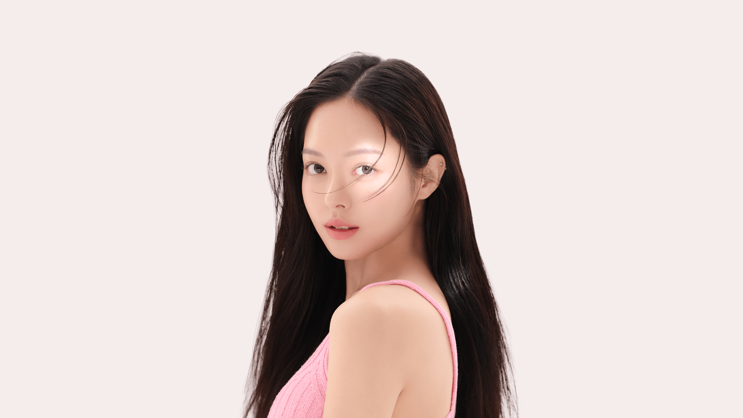 양악·윤곽 - WJ 원진의 윤곽, 양악 수술은 아름다움, 기능, 안전을 모두 고려합니다. 틀어진 얼굴뼈를 바로잡는 양악 수술, 시선을 잡아끄는 아름다운 얼굴라인을 만드는 윤곽수술은 고도의 의술을 필요로 합니다. WJ 원진에서는 완성도 높은 얼굴뼈 수술을 위해 20여 년 경력의 숙련된 얼굴뼈 전담의가 고객과 함께 합니다. 